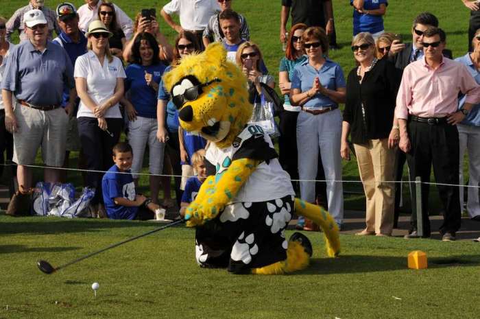 Jaxson de Ville’s Amazing Shot Wins 17th Hole Charity Challenge